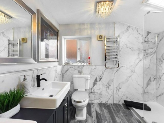 Herefordshire 12 Sleeper Townhouse image