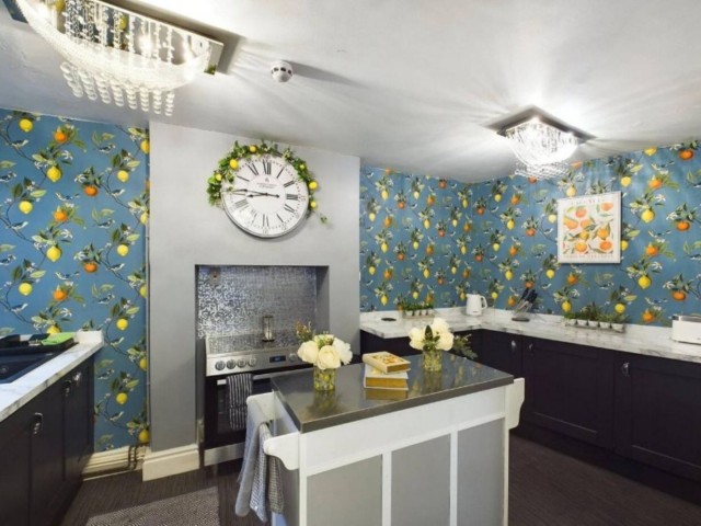 Herefordshire 12 Sleeper Townhouse image