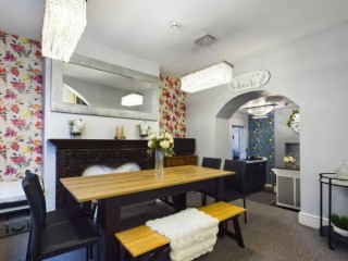 Herefordshire 12 Sleeper Townhouse thumbnail