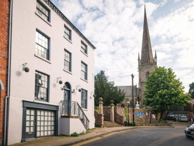 Herefordshire 12 Sleeper Townhouse image