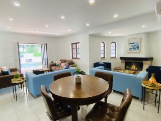 14 Sleeper Villa | Olhos de Água thumbnail