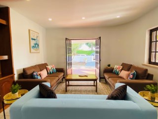 14 Sleeper Villa | Olhos de Água thumbnail