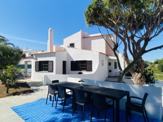 14 Sleeper Villa | Olhos de Água thumbnail