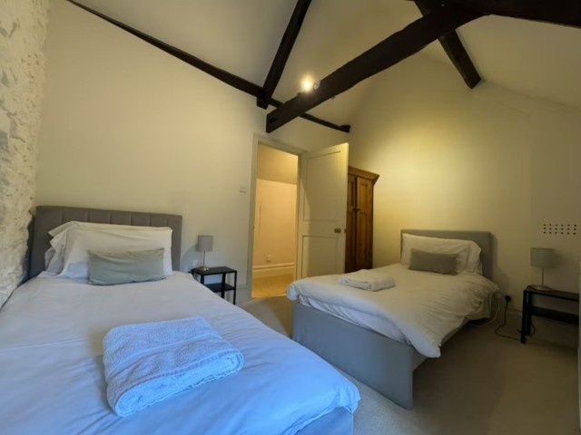 12 Sleeper Farmhouse With Hot Tub image