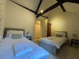 12 Sleeper Farmhouse With Hot Tub thumbnail