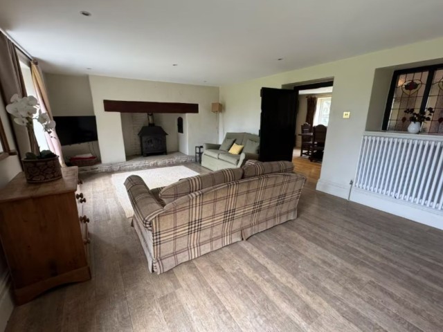 Bristol/Bath 12 Sleeper Farmhouse With Hot Tub image