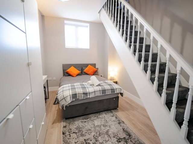 3 Bedroom Apartment | Sleeps 13 people image