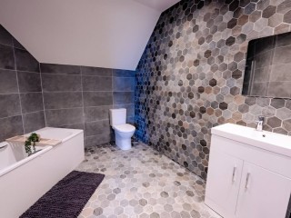 3 Bedroom Apartment | Sleeps 13 people thumbnail