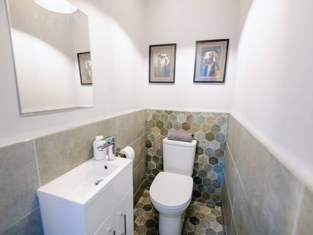 3 Bedroom Apartment | Sleeps 13 people image