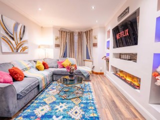 4 Bedroom House | Sleeps 12 thumbnail