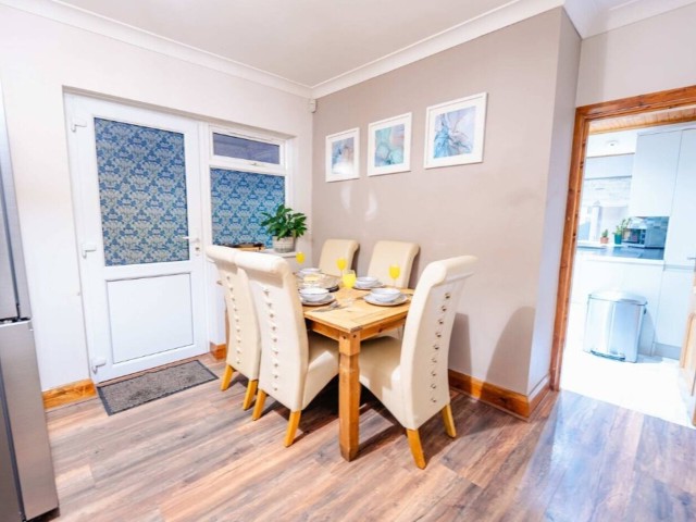 4 Bedroom House | Sleeps 12 image