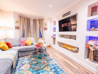 4 Bedroom House | Sleeps 12 thumbnail