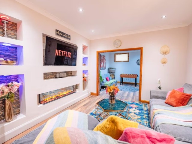 4 Bedroom House | Sleeps 12 image