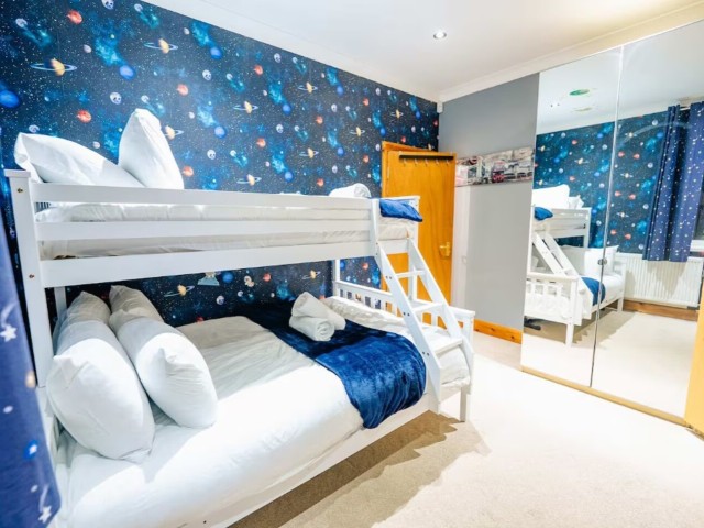 4 Bedroom House | Sleeps 12 image