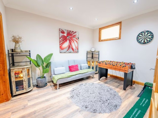 4 Bedroom House | Sleeps 12 image