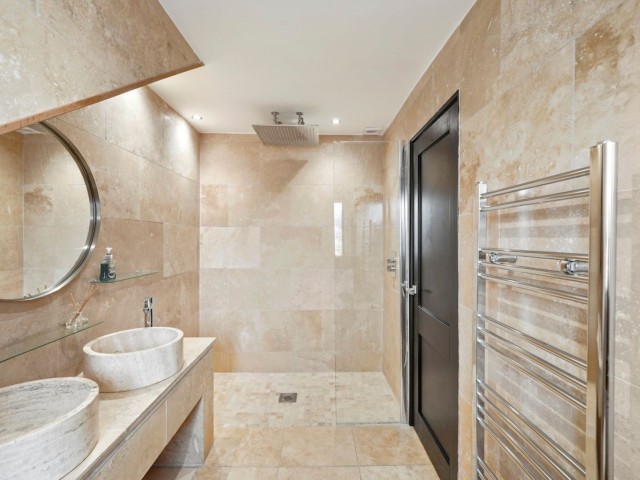 Filey 16 Sleeper House with Indoor Pool and Sauna image