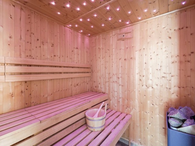 Filey 16 Sleeper House with Indoor Pool and Sauna image