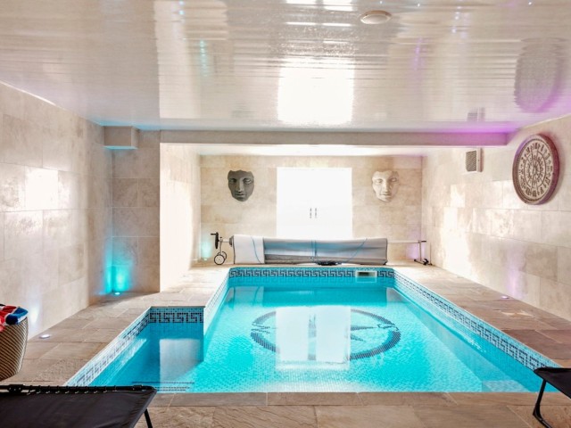 Filey 16 Sleeper House with Indoor Pool and Sauna image