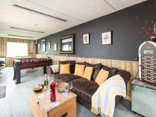 The Cabins | Sleeps 16 thumbnail