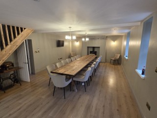 TyneView Estate | The Farmhouse With Hot Tub, Games Room & Bar - Sleeps 18 thumbnail