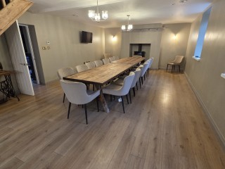 TyneView Estate | The Farmhouse With Hot Tub, Games Room & Bar - Sleeps 18 thumbnail