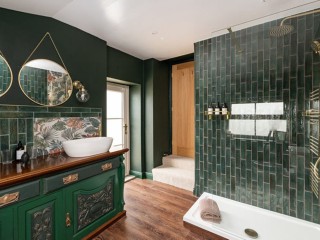 North Pennines | 18 Sleeper Farmhouse With Hot Tub and Cinema Room thumbnail