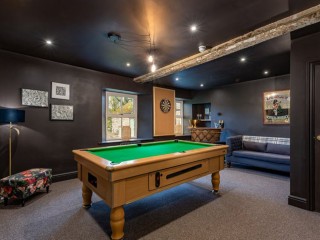 North Pennines | 18 Sleeper Farmhouse With Hot Tub and Cinema Room thumbnail