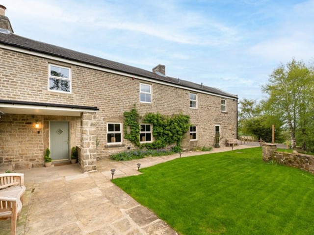 North Pennines | 18 Sleeper Farmhouse With Hot Tub and Cinema Room image