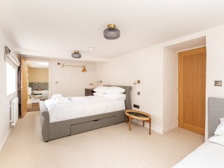 North Pennines | 18 Sleeper Farmhouse With Hot Tub and Cinema Room thumbnail