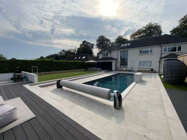 East Yorkshire 14 Sleeper House With Pool image