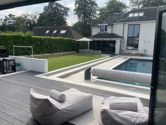 East Yorkshire 14 Sleeper House With Pool image
