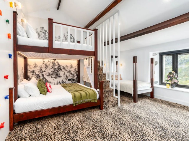 Lake District 22 Sleeper House With Hot Tub image