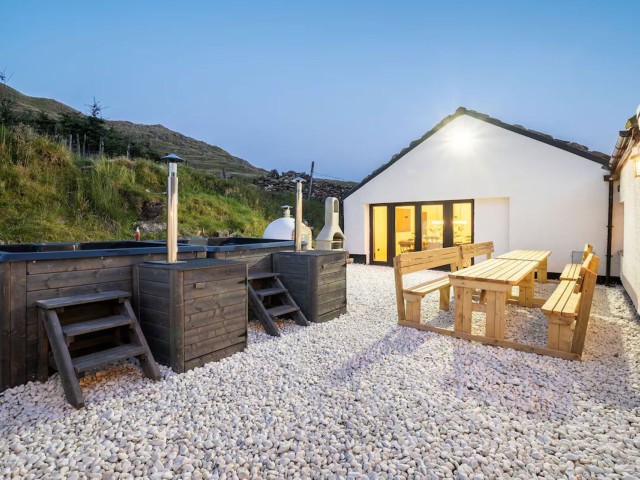Lake District 22 Sleeper House With Hot Tub image
