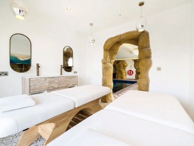 Lancaster 20 Sleeper House With Pool, Games Room and Hot Tub image