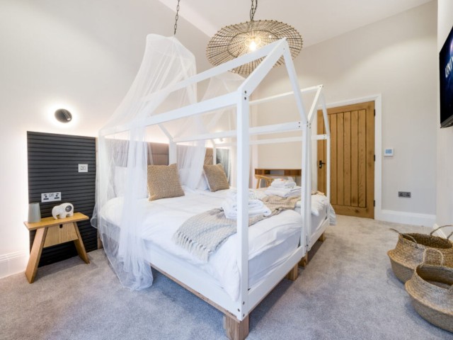 Lancaster 20 Sleeper House With Pool, Games Room and Hot Tub image