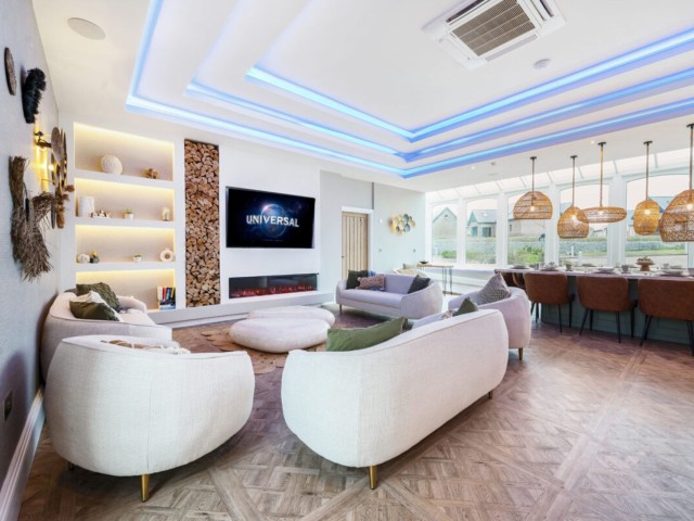Lancaster 20 Sleeper House With Pool, Games Room and Hot Tub image