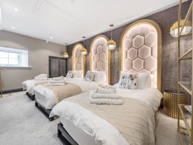 Lancaster 16 Sleeper House With Pool, Games Room and Hot Tub image