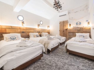Lancaster 16 Sleeper House With Pool, Games Room and Hot Tub thumbnail