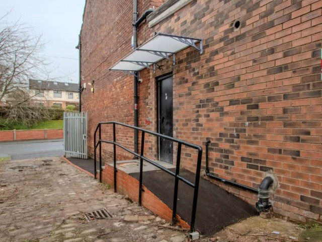 16 Sleeper House image