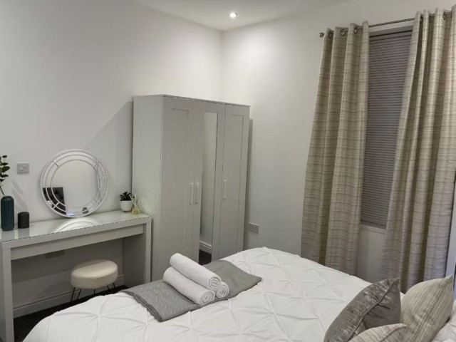 15 Sleeper House image