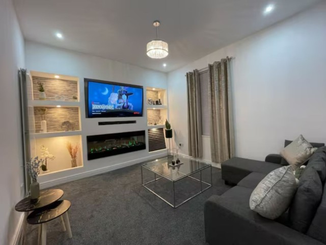 14 Sleeper House image