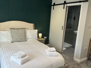 TyneView Estate | The Farmhouse With Hot Tub, Games Room & Bar - Sleeps 18 thumbnail