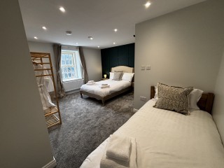 TyneView Estate | The Farmhouse With Hot Tub, Games Room & Bar - Sleeps 18 thumbnail