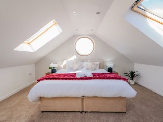 20 Sleeper House With Hot Tub thumbnail