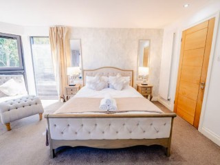 20 Sleeper House With Hot Tub thumbnail