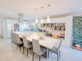 20 Sleeper House With Hot Tub thumbnail