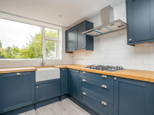 11 Sleeper House image