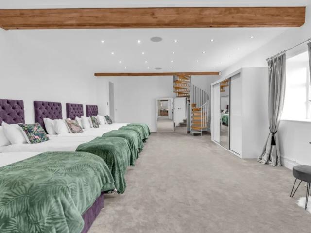 Lancashire 30 Sleeper House with Pool and Hot Tub image