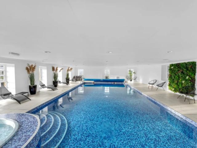 Lancashire 30 Sleeper House with Pool and Hot Tub image