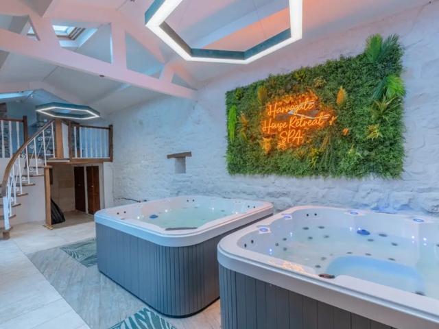 Harrogate 31 Sleeper House with 2 Hot Tubs, Steam Room image